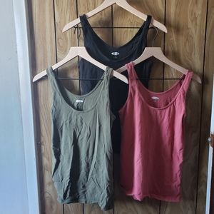 Set of 3 basic tank tops